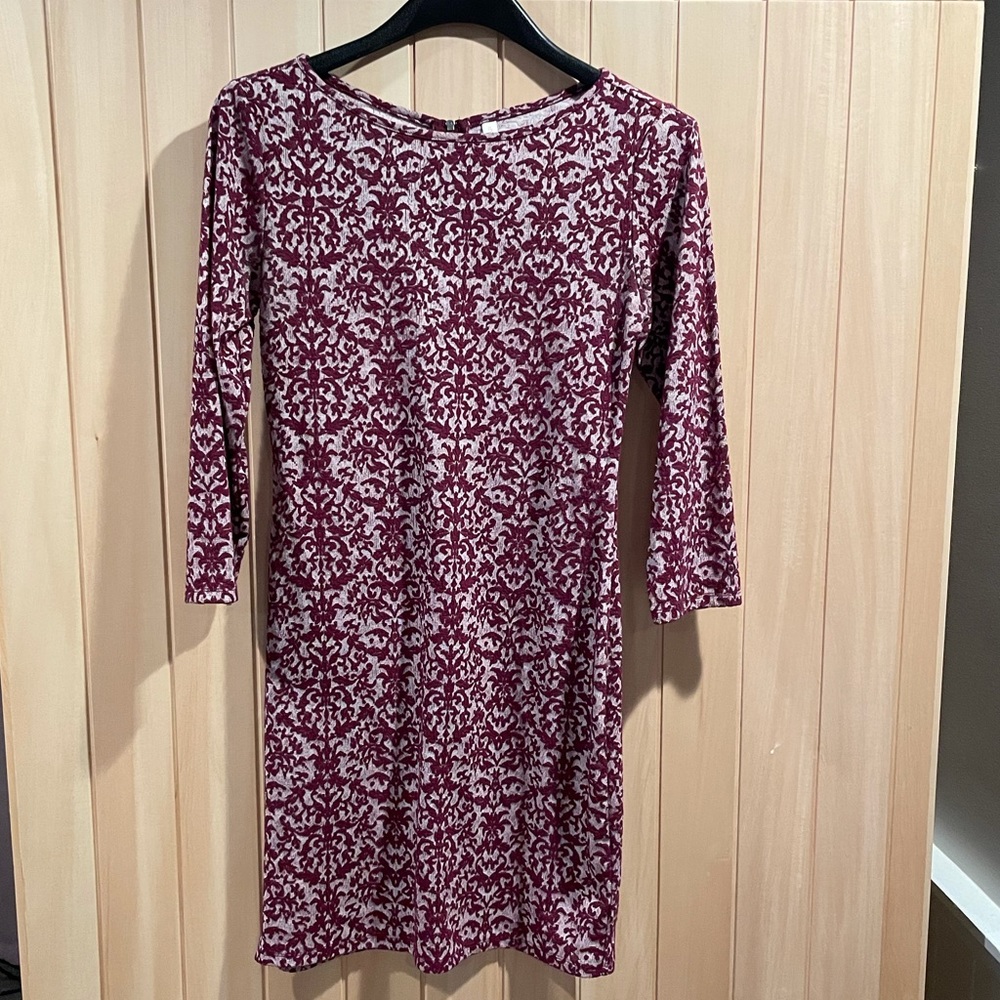 Medium exhilaration burgundy patterned dress, like new